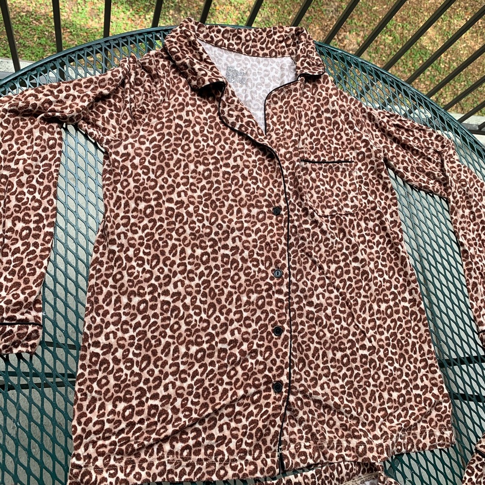 Cute Leopard Print PJ’s ✨ - Picture 3 of 5